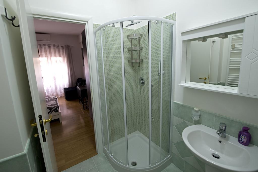 The Photos Room B&B ローマ 部屋 写真